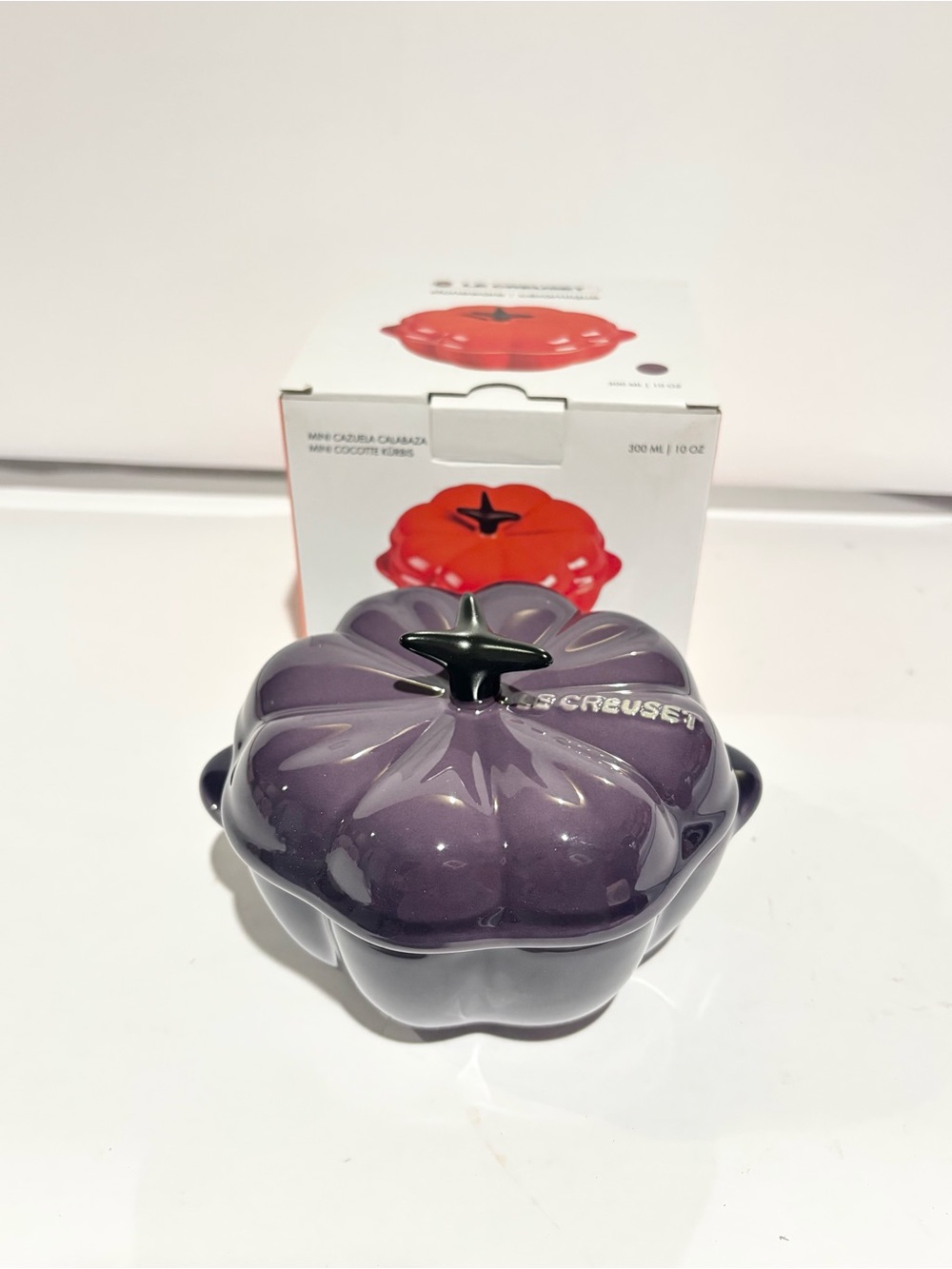 Le Creuset Cassis/Purple Pumpkin Mini Cocotte - Picture 6 of 6